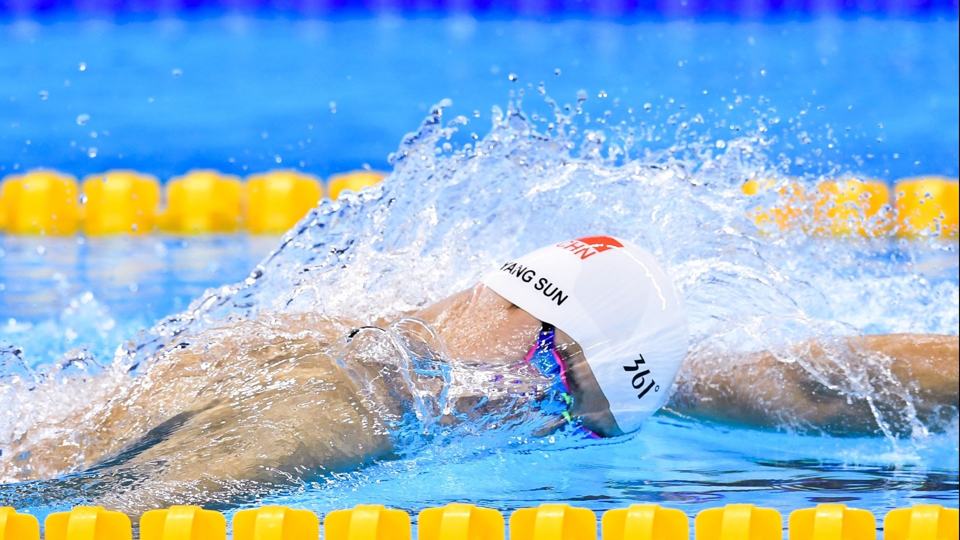 哈兰德连续三场比赛得分超过败北，巴黎圣日耳曼不断突破！赛场气氛高涨