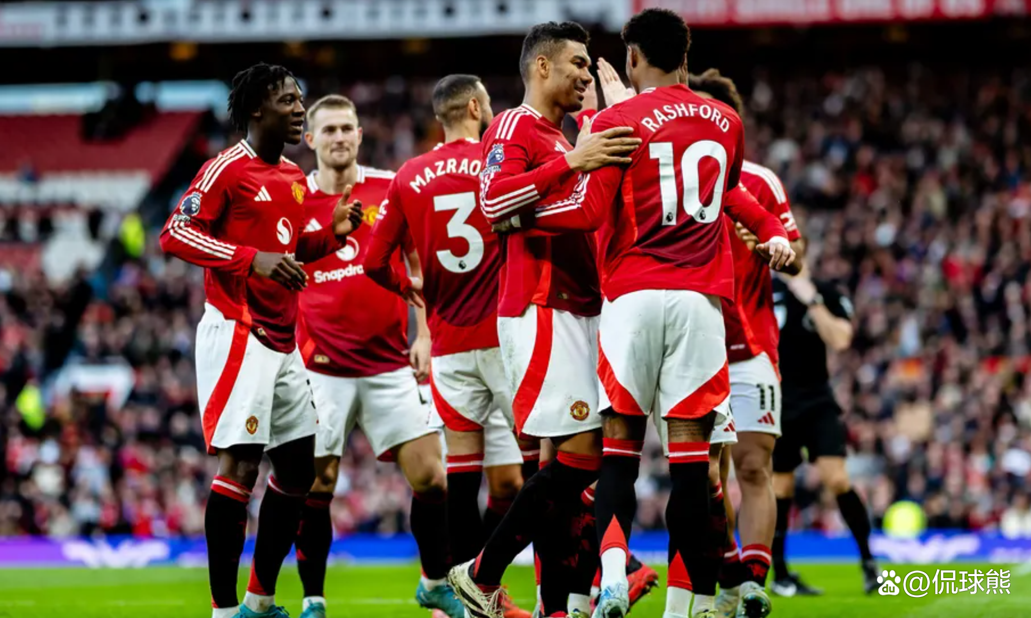 包含阿扎伦卡迎来十二赛季高光表现，曼联球迷沸腾！的词条